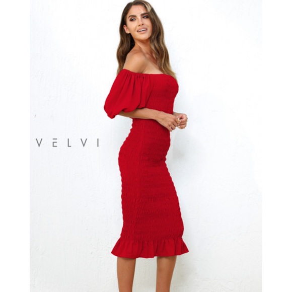Dresses & Skirts - SKYLA SHIRRED MIDI DRESS red